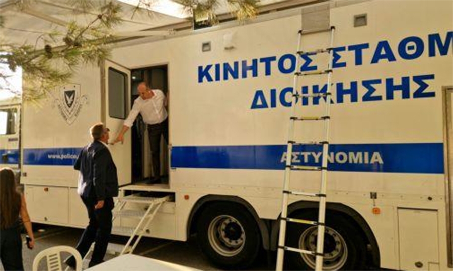 Μεταβαίνει στο συντονιστικό κέντρο ο Πρόεδρος