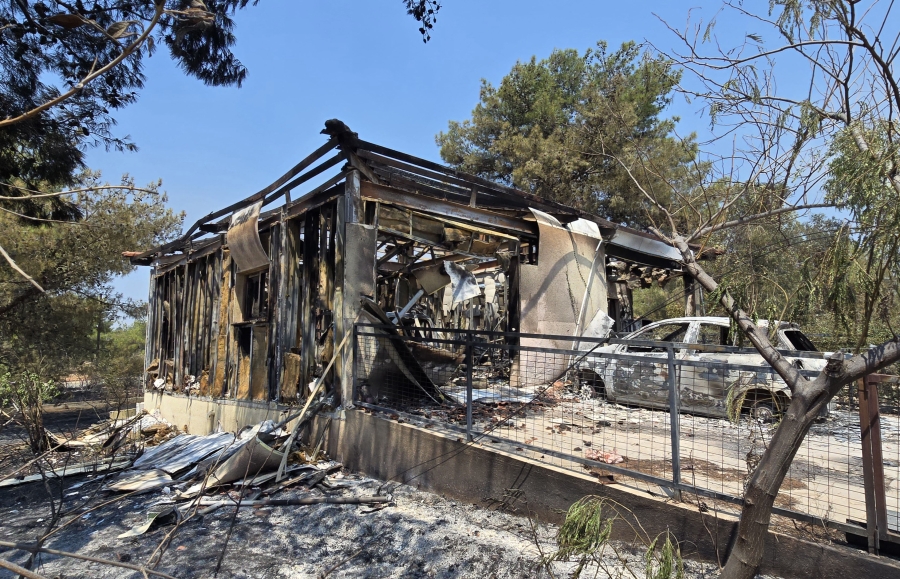 Σε επιφυλακή η Μαλιά για αναζωπυρώσεις, κάηκαν ολοσχερώς 15 κατοικίες