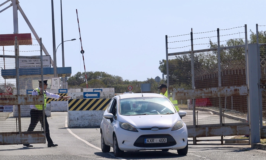 Στάρμερ: Οι βάσεις στην Κύπρο δεν χρησιμοποιούνται από αμερικανικά βομβαρδιστικά