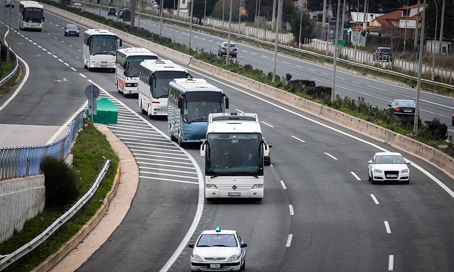 Λεωφορεία με κόσμο για το συλλαλητήριο φτάνουν στην Αθήνα από όλη την Ελλάδα