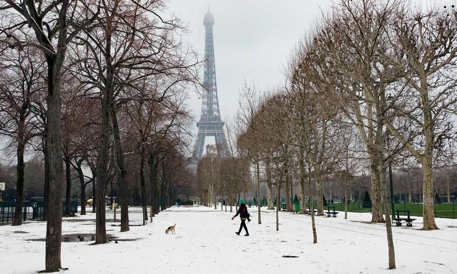 Το ύψος του χιονιού στο Παρίσι αναμένεται να φτάσει τα 10 εκατοστά