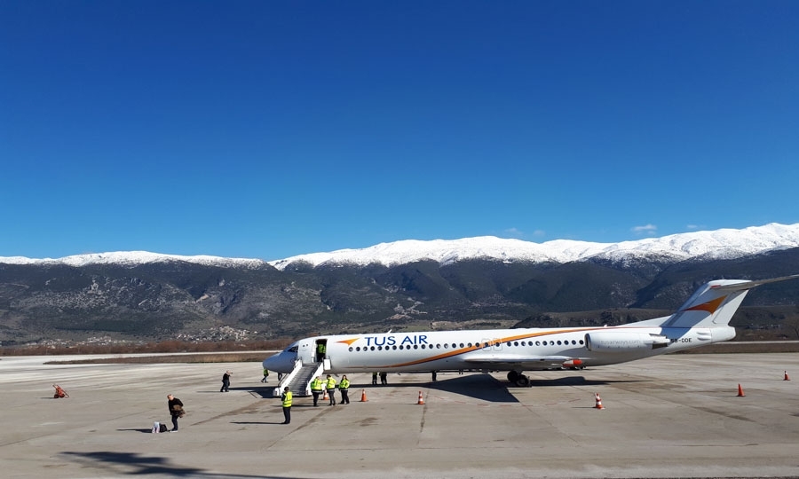 Η πρώτη επίσημη προσγείωση του αεροσκάφους της TUS Airways στο αεροδρόμιο των Ιωαννίνων.