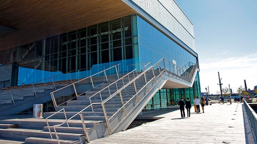 Το κτίριο του Ινστιτούτου Σύγχρονης Τέχνης (ICA) αποτελεί τοπόσημο της Βοστώνης. 