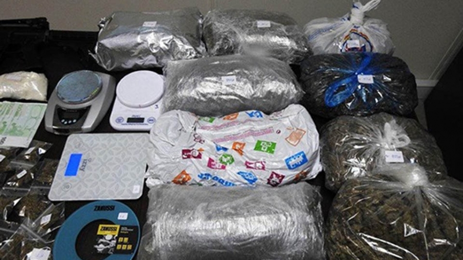 Ποσότητες ναρκωτικών που κατασχέθηκαν από την Αστυνομία. (Φωτογραφία: ΕΛ.ΑΣ.)