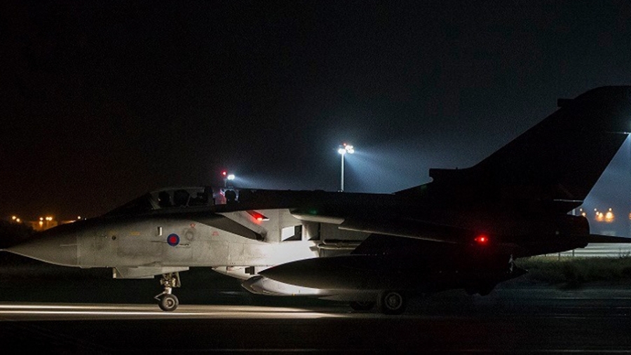 Βρετανικά Tornado GR4 κατά την απογείωση από την βάση στο Ακρωτήρι τα ξημερώματα Σαββάτου