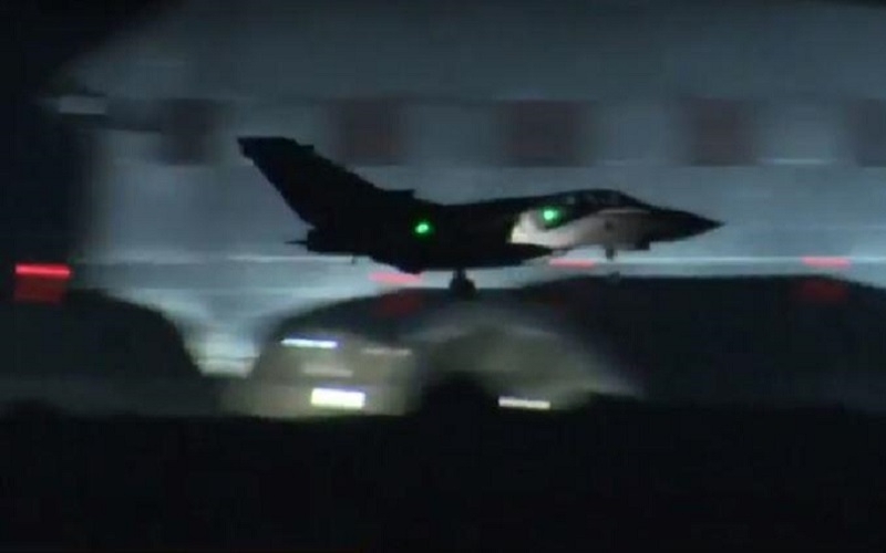 Αεροσκάφος Tornado κατά την απογείωση από την Βάση στο Ακρωτήρι