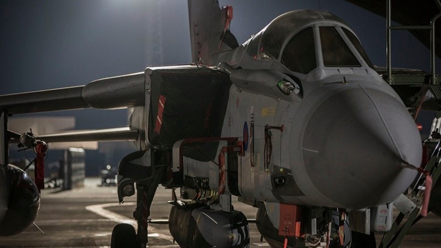 Βρετανικά Tornado GR4  κατά την απογείωση από την βάση στο Ακρωτήρι τα ξημερώματα Σαββάτου