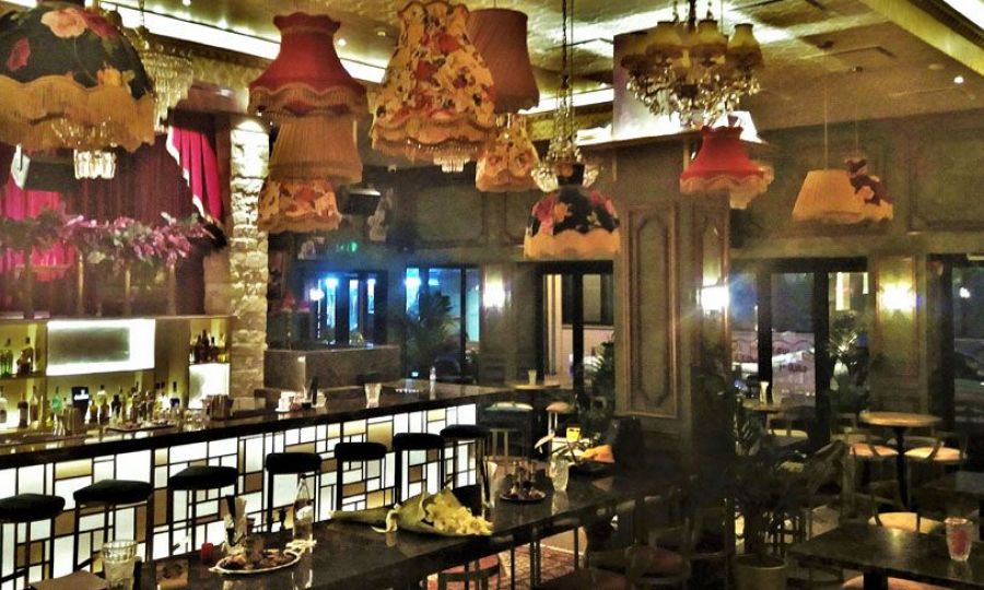 Bordello Bar / Restaurant, Η ΚΑΘΗΜΕΡΙΝΗ,