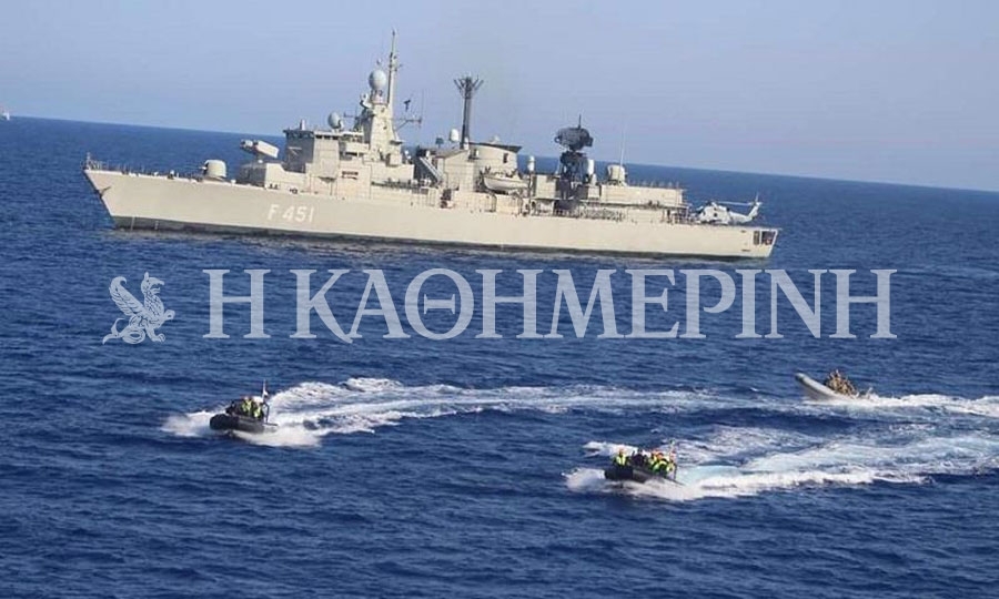 Η φρεγάτα Λήμνος του Ελληνικού Πολεμικού Ναυτικού με ομάδες ΟΥΚ