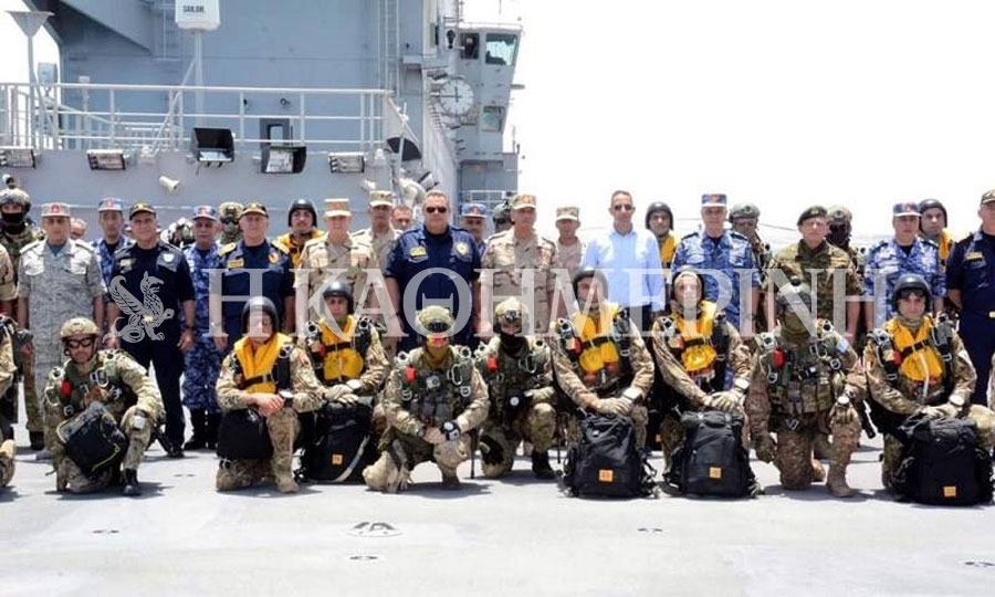 Οι ΥΠΑΜ Κύπρου-Ελλάδας και Αιγύπτου με άνδρες των Ειδικών Δυνάμεων στο αιγυπτιακό Ελικοπτεροφόρο πλοίο (MISTRAL CLASS)