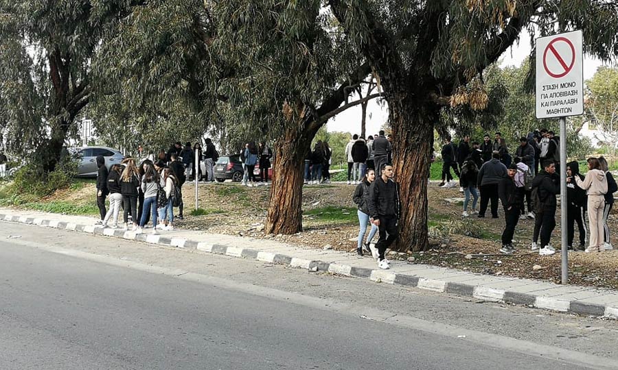 Ξεκίνησαν να μαζεύονται οι μαθητές για την διαμαρτυρία τους