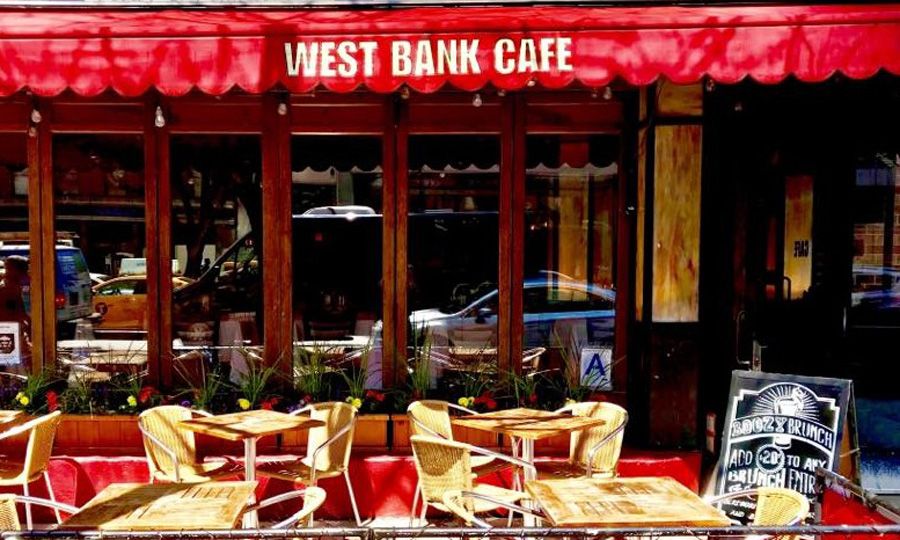 'Ερανος διασημοτήτων για να σωθεί το West Bank Café στη