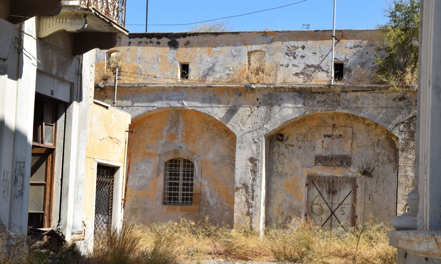 Η βόρεια πλευρά του Αγίου Νικολάου.