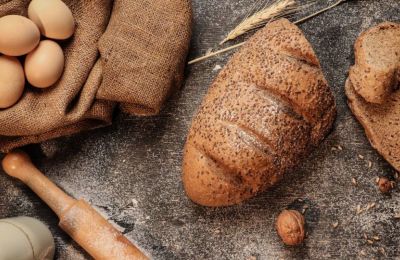 Συγκεντρώσαμε 7 τροφές που είναι πλούσιες σε φυτικές ίνες, παρουσιάζοντας πόσα γραμμάρια φυτικών ινών περιέχουν σύμφωνα με την έγκυρη βάση δεδομένων για τα τρόφιμα του Υπουργείου Γεωργίας των ΗΠΑ