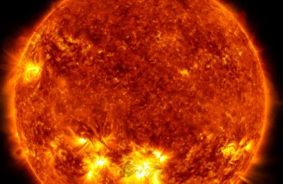 NASA: Ισχυρή ηλιακή έκλαμψη - Φορτισμένα σωματίδια αναμένονται στη Γη