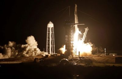 SpaceX – ΝASA: Επιτυχής η εκτόξευση του πυραύλου Falcon 9