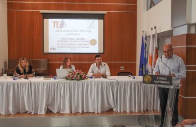 Η κ. Ελένη Αρτεμίου-Φωτιάδου τόνισε ότι το Διεθνές Φεστιβάλ Ποίησης Λάρνακας θα είναι ένα σημαντικό πολιτισμικό κεφάλαιο για τη Λάρνακα και για την Κύπρο γενικότερα, με απώτερο στόχο τη διεθνοποίηση