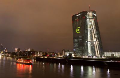 Σημάδια «φούσκας» από ακίνητα βλέπει η ΕΚΤ