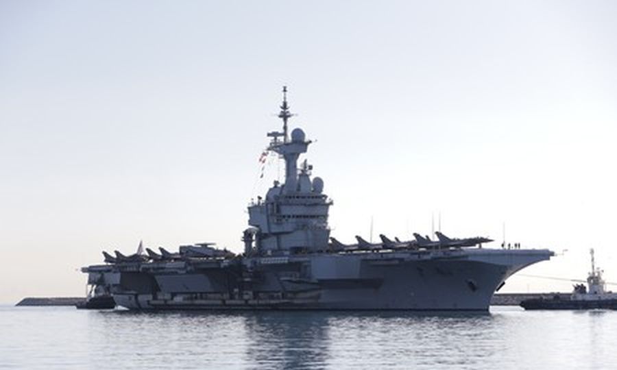 Le porte-avions français Charles De Gaulle, I KATHIMERINI, dans le port de Limassol, kathimerini.com.cy