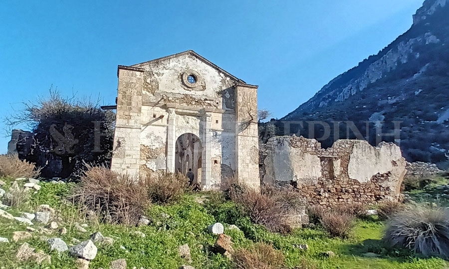 Πρώτον και κυριον αυτού μέλημα υπήρξε η ανοικοδόμησις της ερειπωμένης εκκλησίας, ην εντός μικρού χρονικού διάστηματος ωκοδόμηδε και εκαλλώπισε, ως οίον τε αυτώ, μεγαλοπρεπώς». 