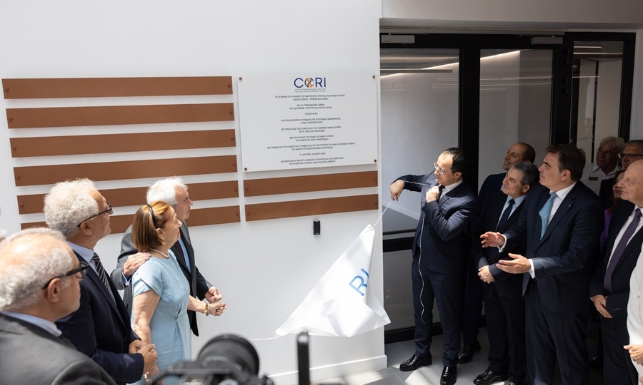 Ο πρόεδρος της Κυπριακής Δημοκρατίας κ. Νίκος Χριστοδουλίδης στο τέλος της τελετής έκανε τα αποκαλυπτήρια της πινακίδας των εγκαινίων του κτηρίου.