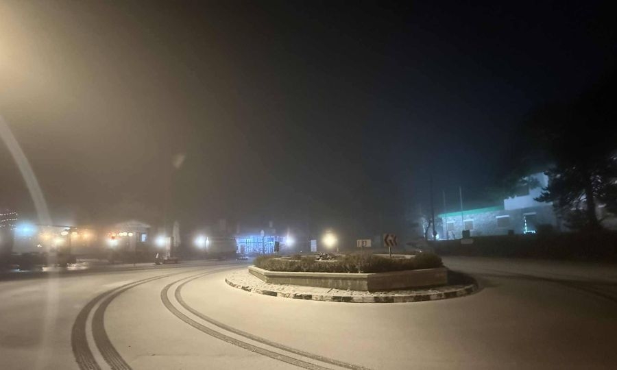 «Ντύθηκε» στα λευκά