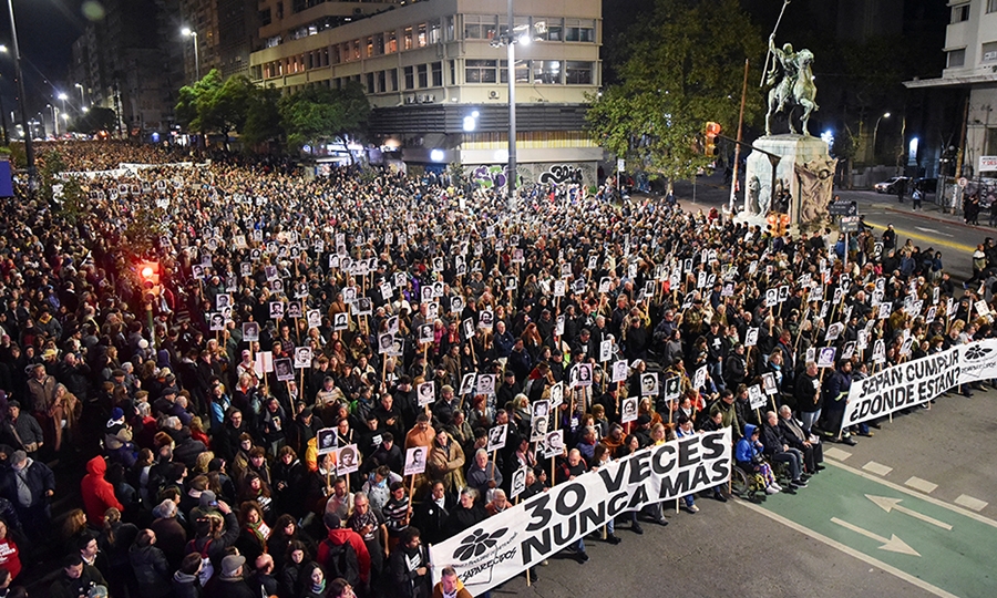 Η διαδήλωση της σιωπής