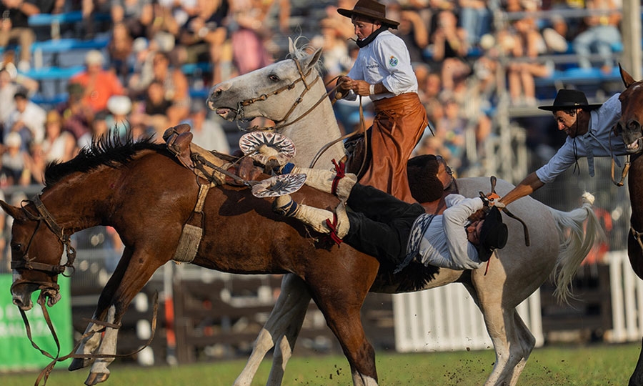 Μεγάλη Εβδομάδα με ροντέο